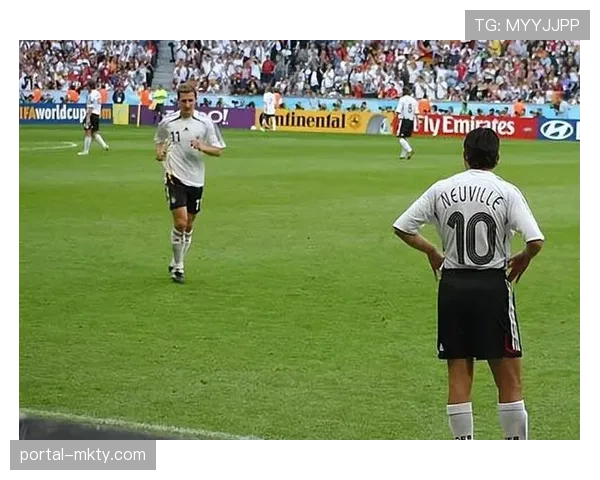 德国足球博物馆举办世界杯历史经典球衣展览再现传奇时刻